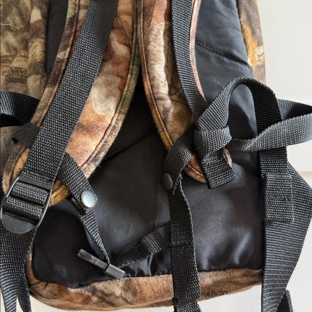 Mad Dog Gear Camouflage Hunting Backpack Advantage Timber Camo 24” Tactical Clip